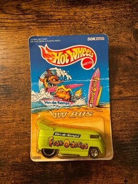 Vintage 1997 Hot Wheels Van De Kamp’s Fish-O-Saurs VW Bus Diecast Car